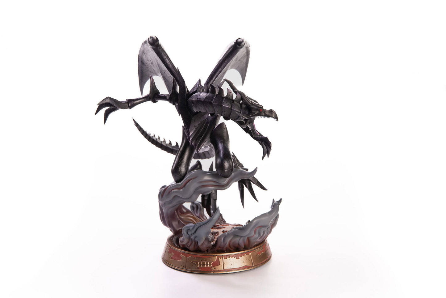 Figurine Yu-Gi-Oh! du Dragon Noir aux Yeux Rouges de First 4 Figures, mesurant 33 cm avec socle.