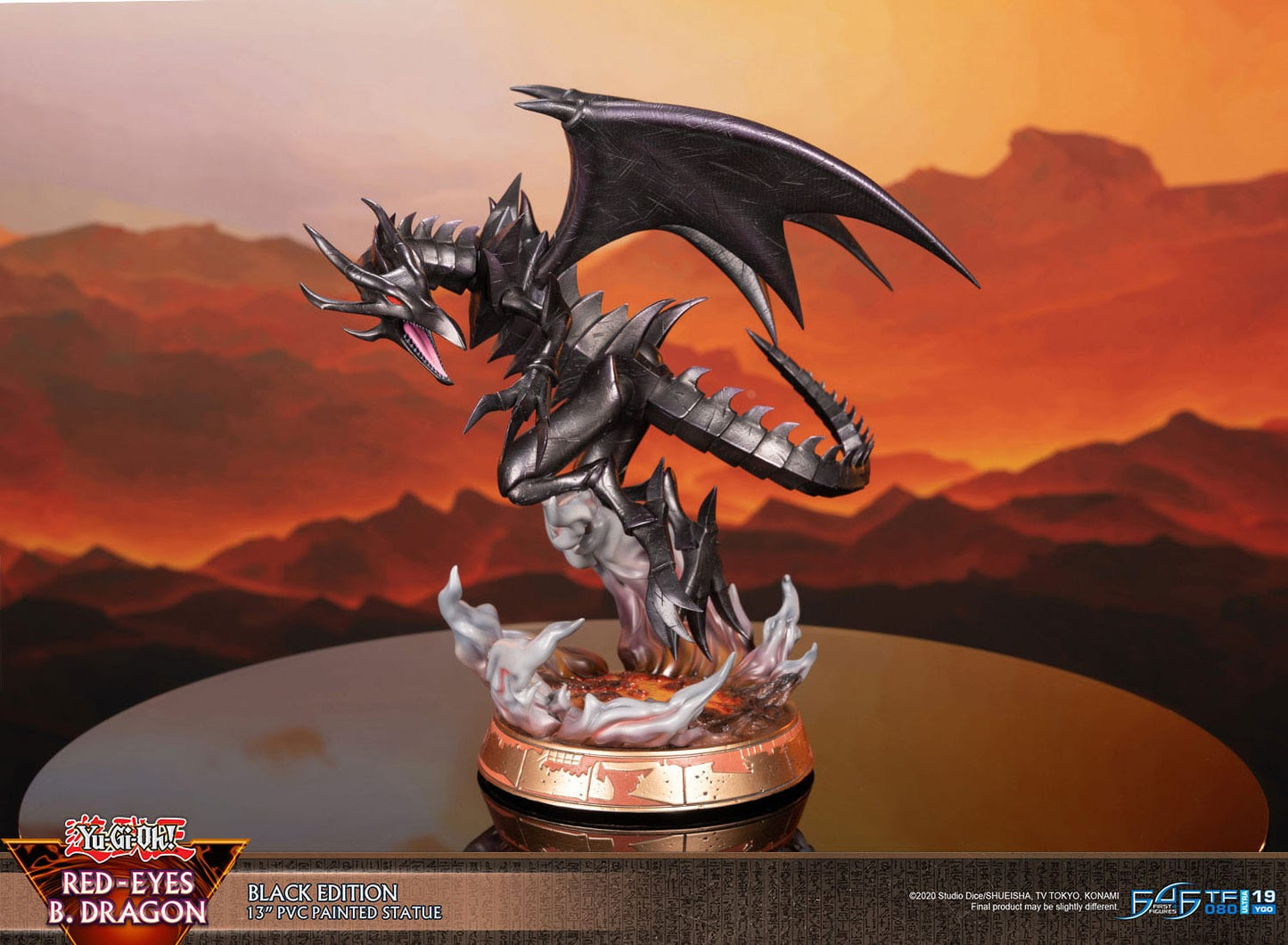 Figurine Yu-Gi-Oh! du Dragon Noir aux Yeux Rouges de First 4 Figures, mesurant 33 cm avec socle.