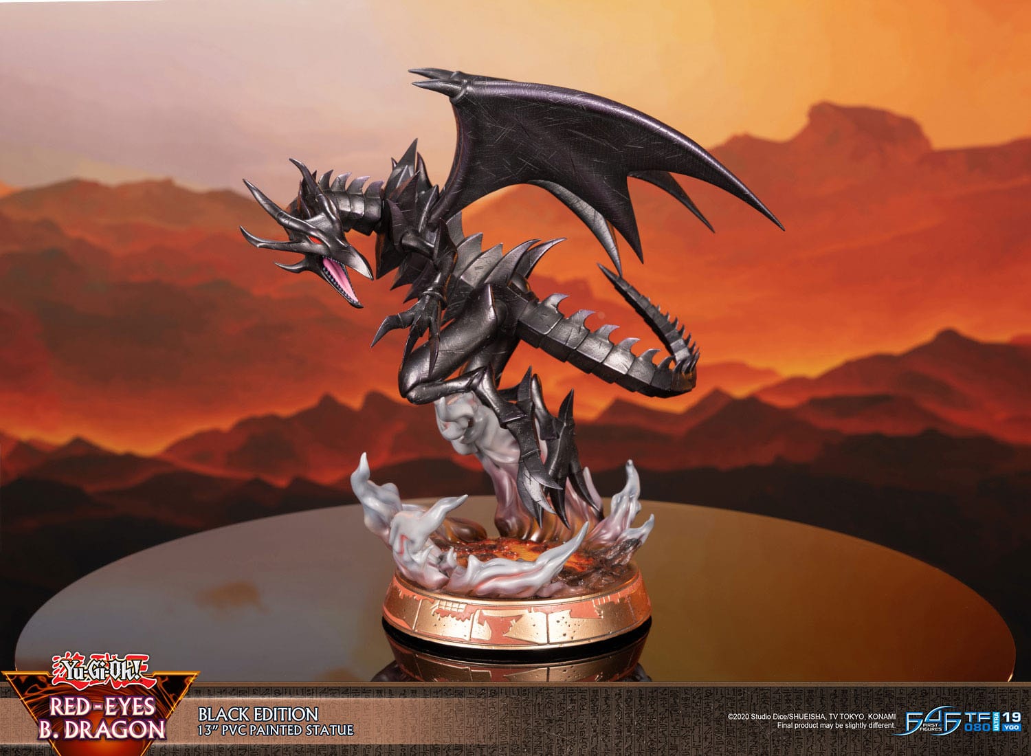 Figurine Yu-Gi-Oh! du Dragon Noir aux Yeux Rouges de First 4 Figures, mesurant 33 cm avec socle.