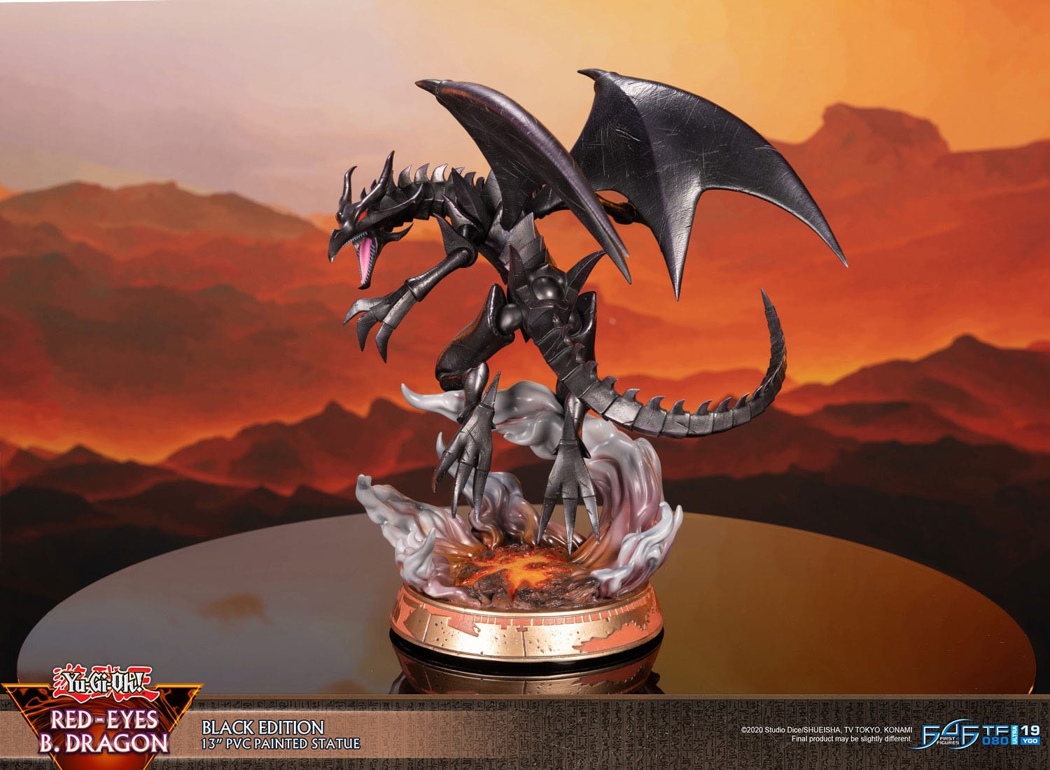 Figurine Yu-Gi-Oh! du Dragon Noir aux Yeux Rouges de First 4 Figures, mesurant 33 cm avec socle.