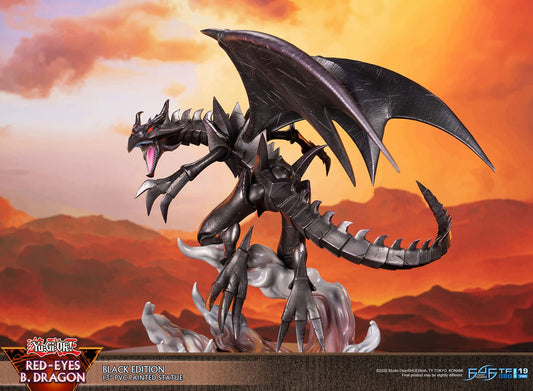 Figurine Yu-Gi-Oh! du Dragon Noir aux Yeux Rouges de First 4 Figures, mesurant 33 cm avec socle.